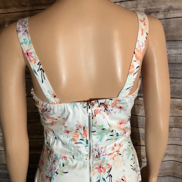 Dress - Picture 6 of 8